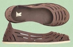 用折纸的方法做一双简单实用的皮革凉鞋(2)