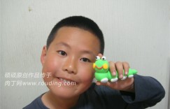 非常有趣的DIY轻粘土小制作之萌萌的毛毛虫