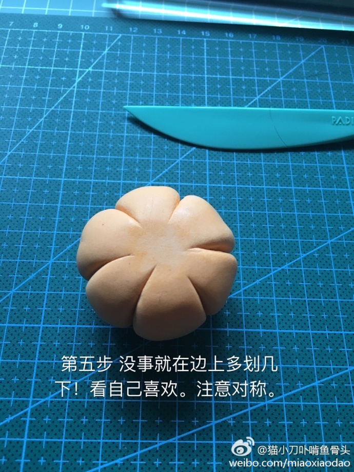 很可爱的儿童粘土DIY 南瓜灯鬼脸创意教程教程