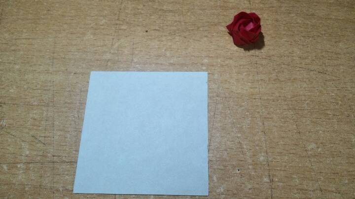 教你折叠漂亮的玫瑰花 创意DIY彩纸花朵教程图