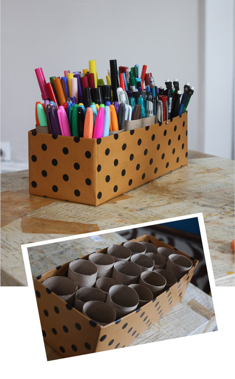 DIY Marker Caddy(via Aunt Peaches)